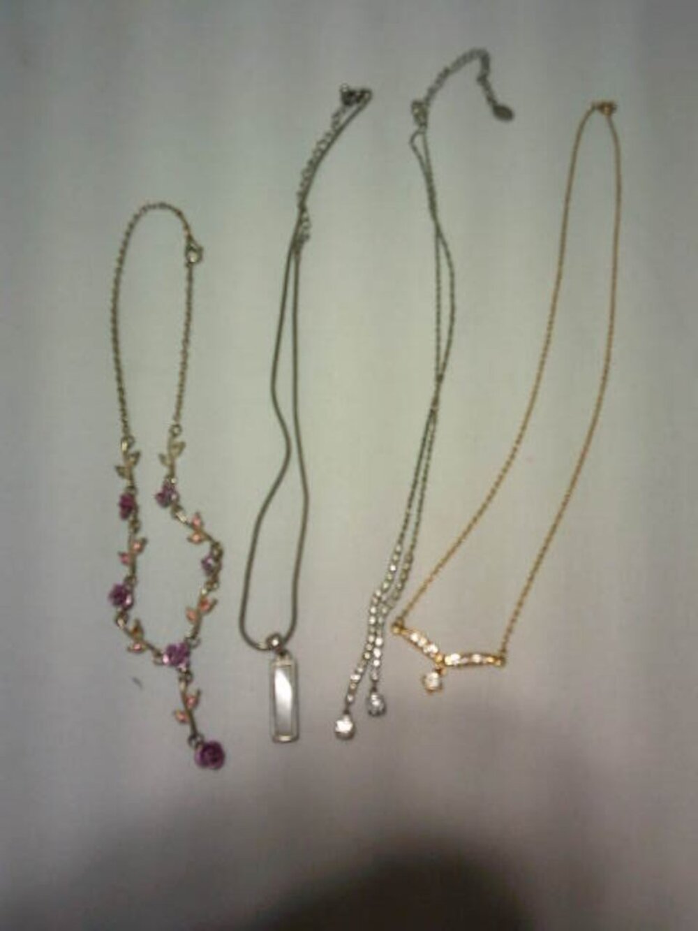 BEAUTIFUL LOT 4 GOLD & SILVER NECKLACES & PINK FLORAL DESIGN CLAIRES JEWELRY 🌟